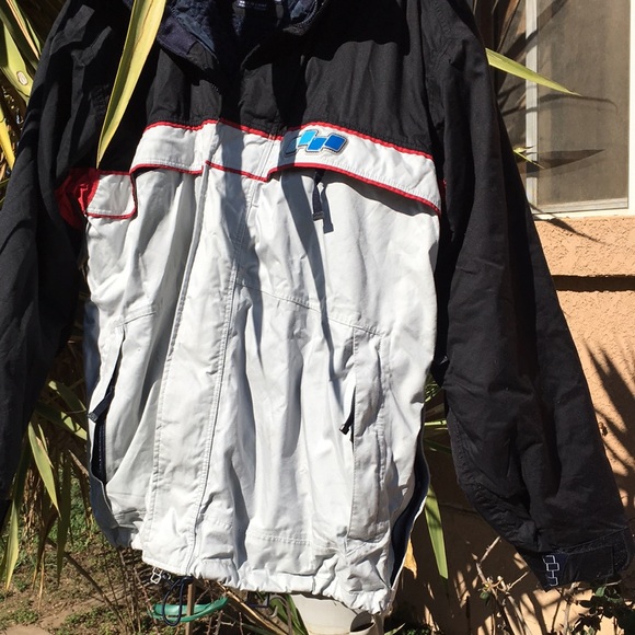 Four Square 04 jacket great for snow weather which now it’s perfect timing - Picture 3 of 12